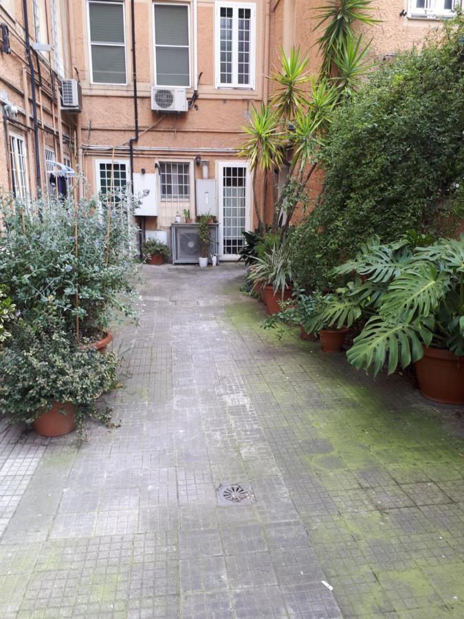 Tra Gianicolo E Trastevere Bed & Breakfast Rom